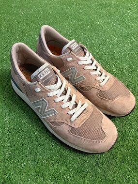 New Balance x Kith 990v1 Dusty Rose Sneakers